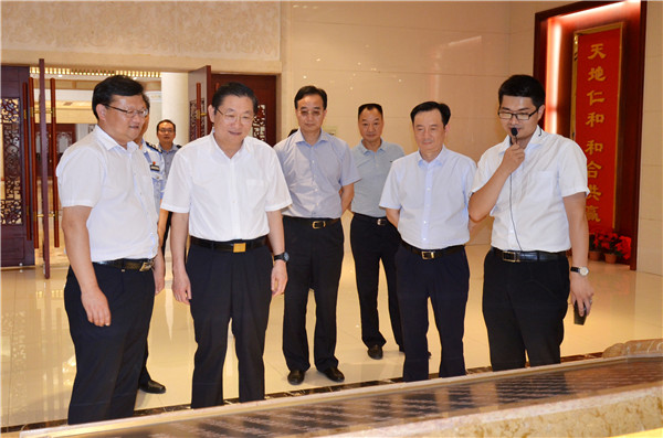 江西省政府副省长秦义视察w66利来国际团.jpg